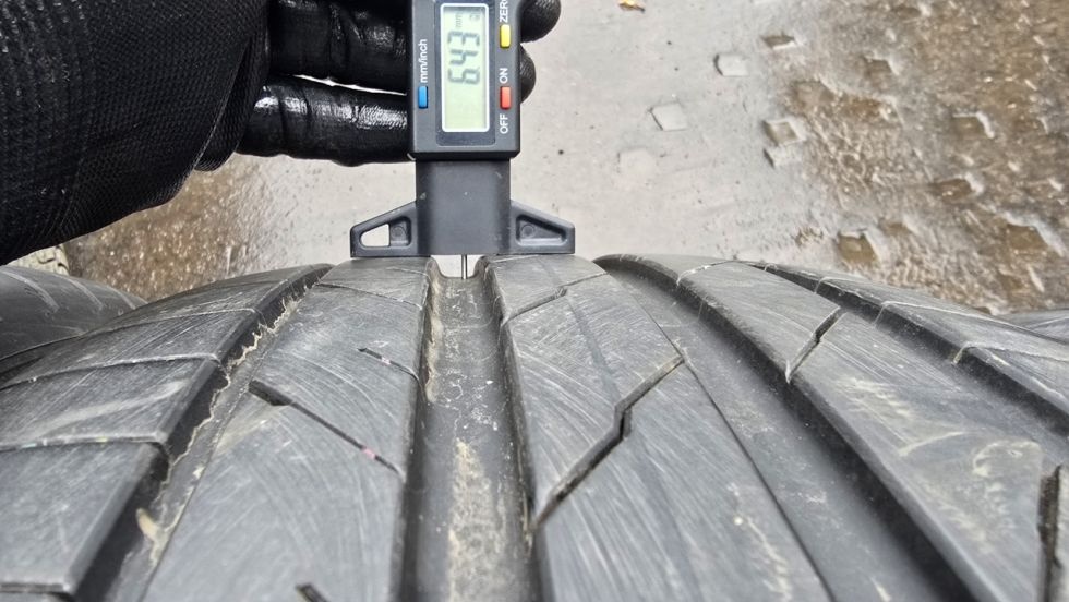 Letní pneu 235/45/20 Hankook - 5