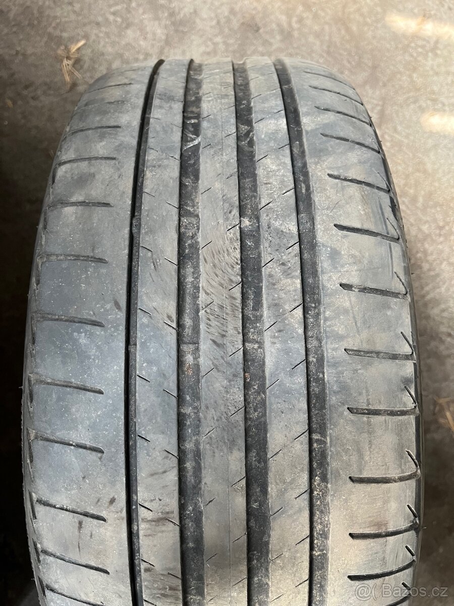 Gumy Bridgestone 225/40/19 runflat - 5