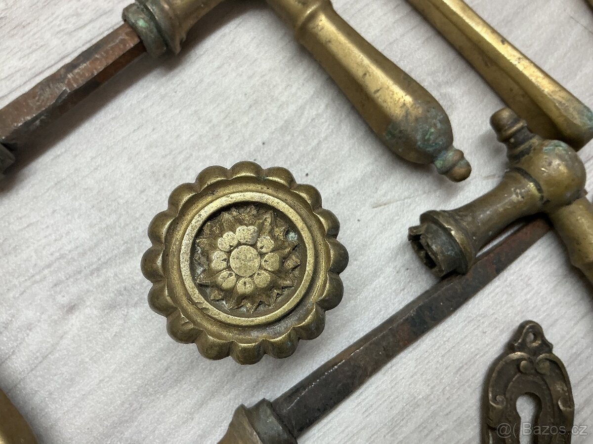 Mosazné kovani a kliky - 5