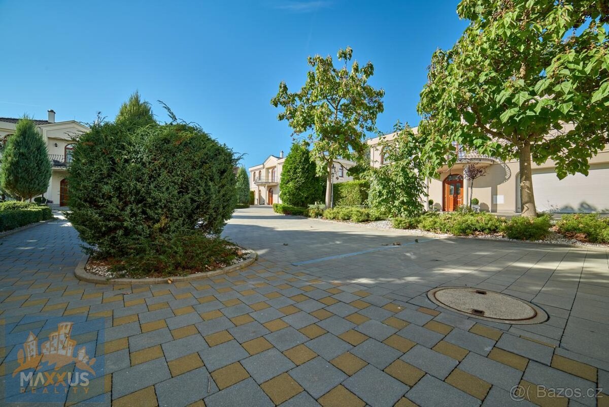 Pronájem luxusní vily 5+1/T (243 m2), zahrada (382 m2), bazé - 5