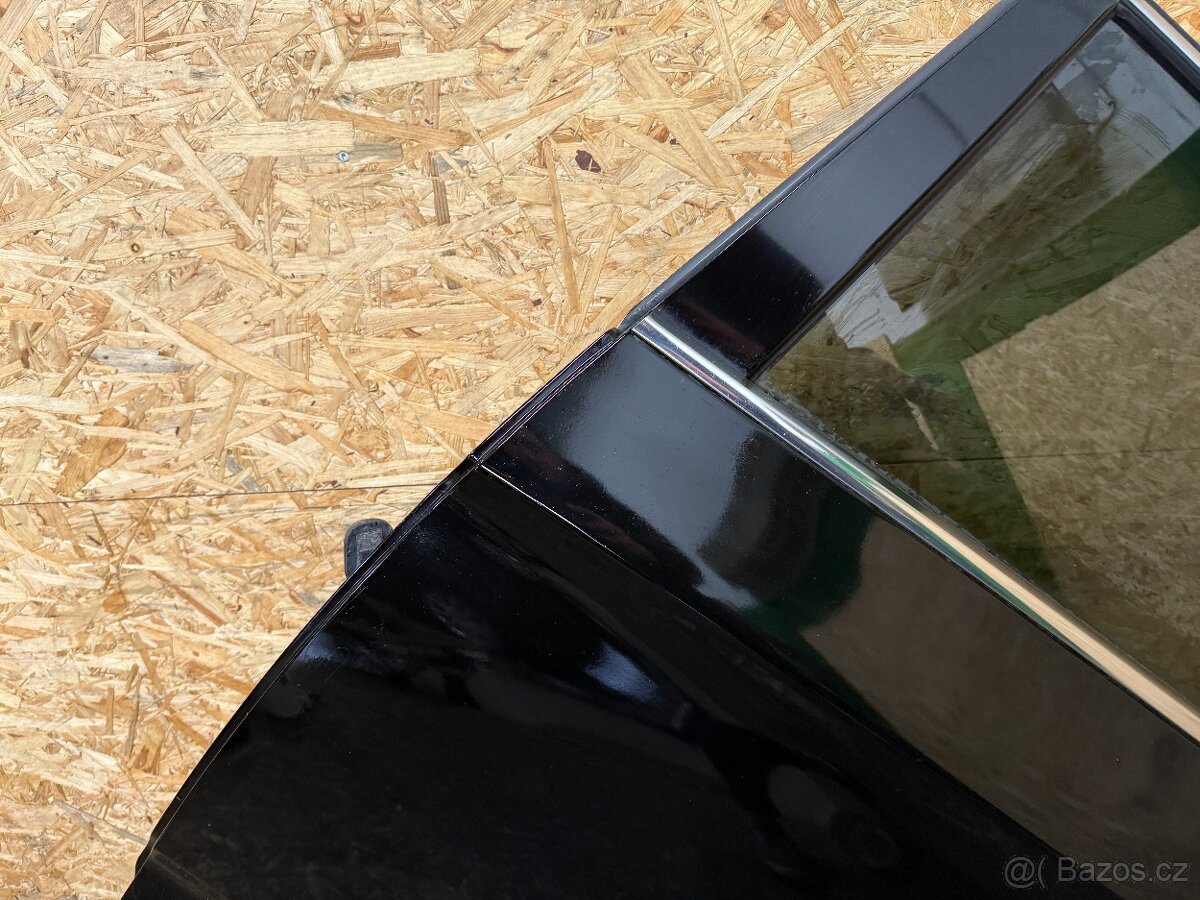 KOMPLETNĚ NASTROJENÉ LEVÉ ZADNÍ DVEŘE HYUNDAI I40 UB6 - 5