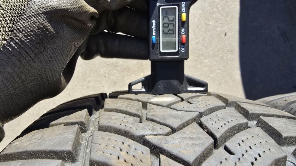 Zimní pneu 205/60/16 Dunlop - 5