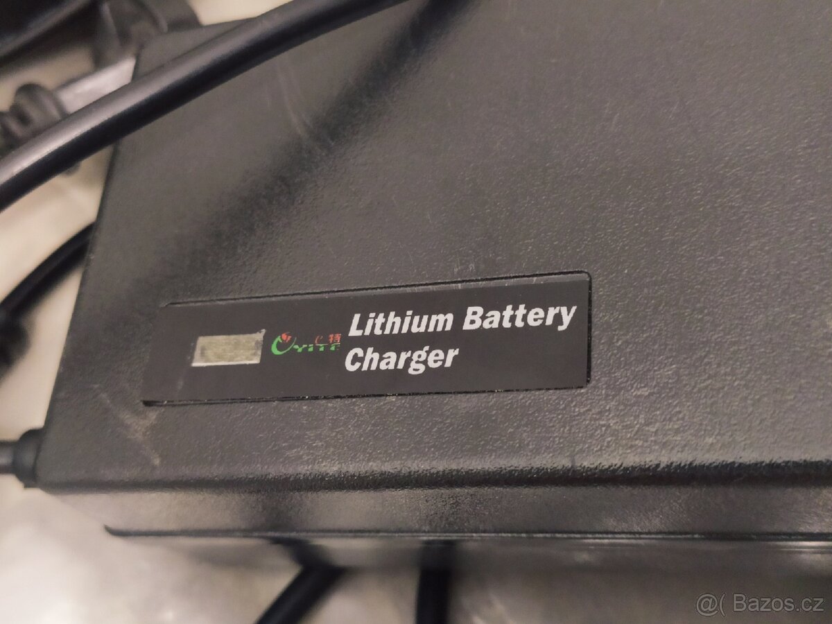 Nabíječky: BOSCH, RYOBI a Li-lon Aku 67,2V - 5