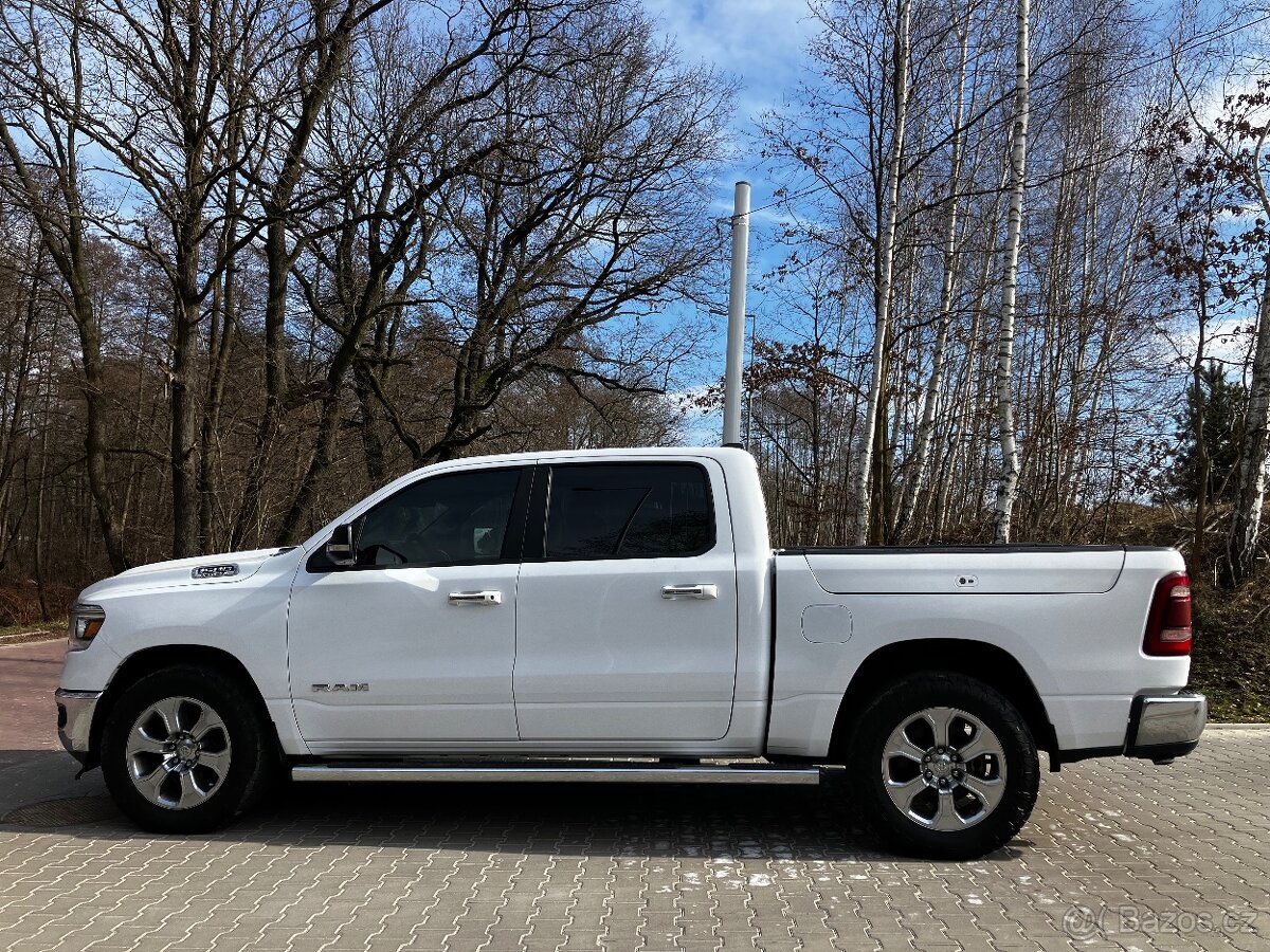 Dodge Ram 1500 5.7 V8 HEMI - 4x4 - RAM BOXY - NEBOURANÝ