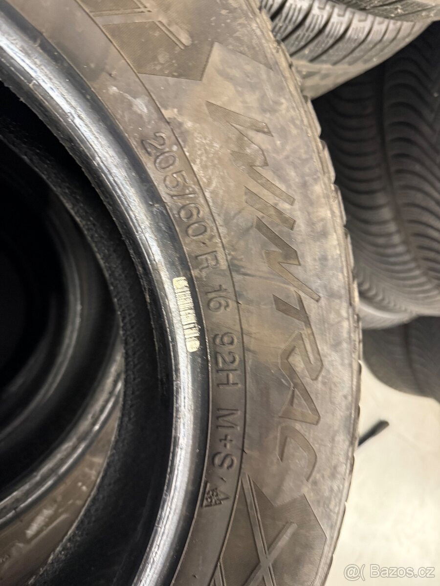 prodám zimní 205/60/16 Vredestein - 5