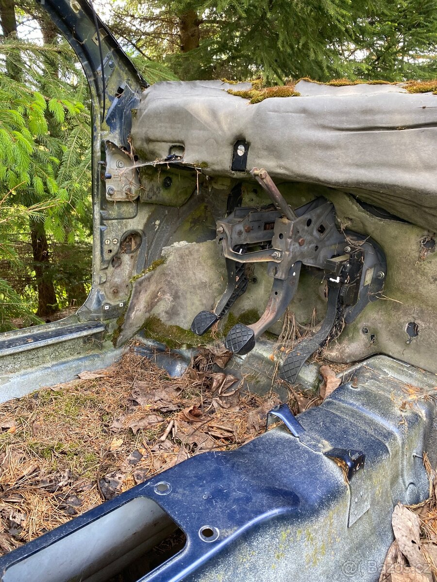 Kastle Škoda Octavia 1 - 5