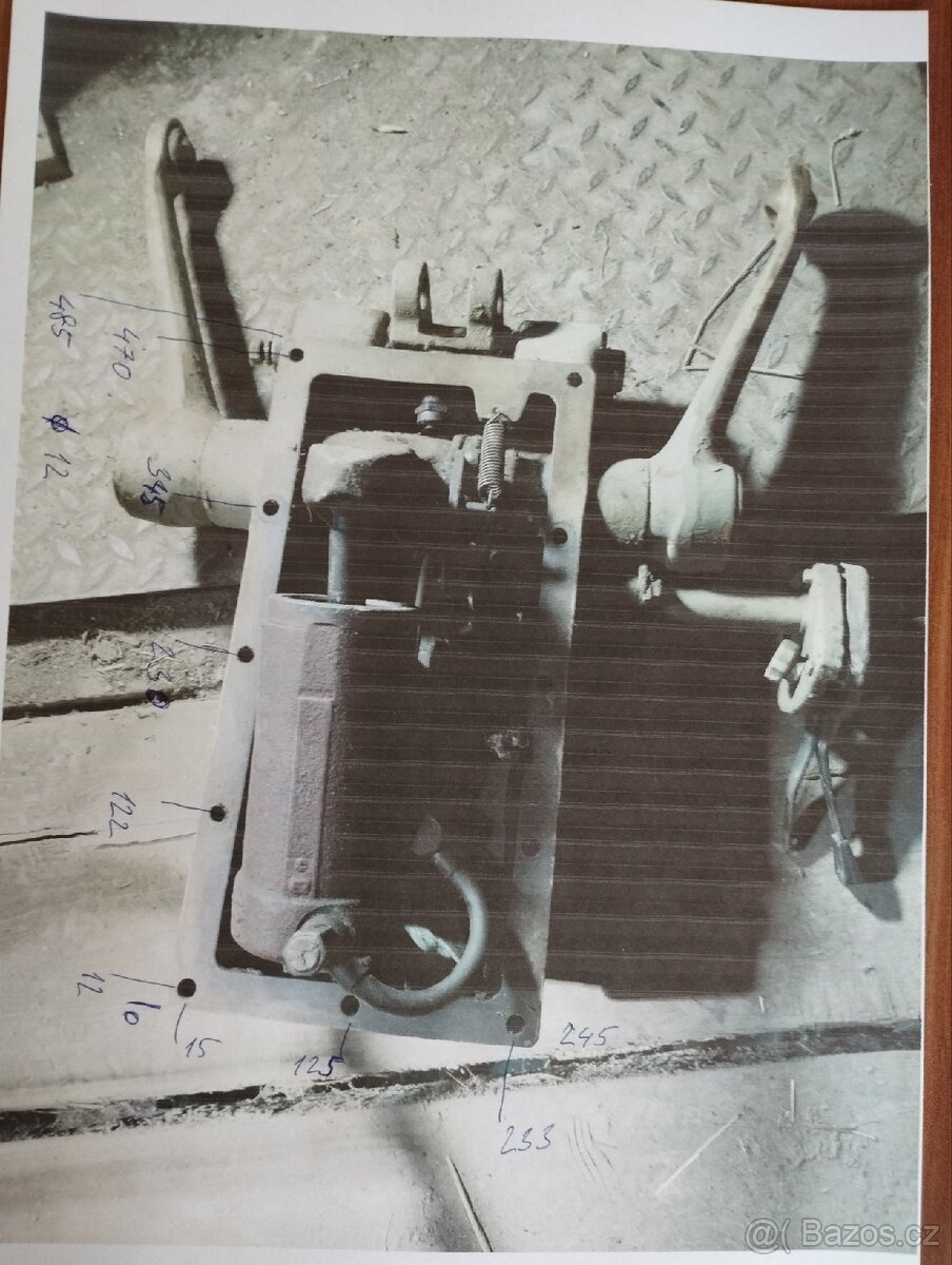 Víko hydrauliky - 5