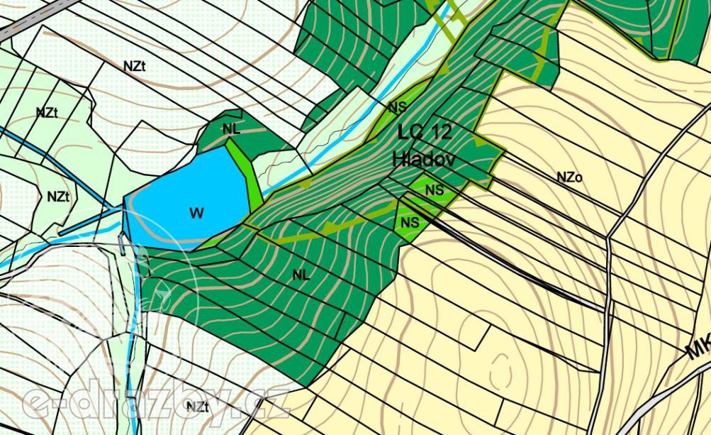 Dražba 7 pozemků (7639 m2 orná půda a 13784 m2 les) v obci C - 5