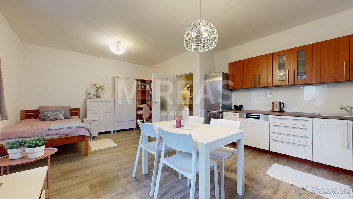 Milovice, prodej bytu 1+1 OV o výměře 42 m2 okr. Nymburk. - 5