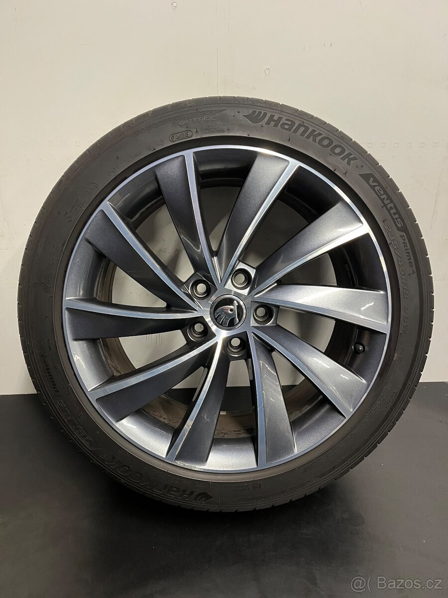 Škoda Superb R18 Originál letní sada - 5