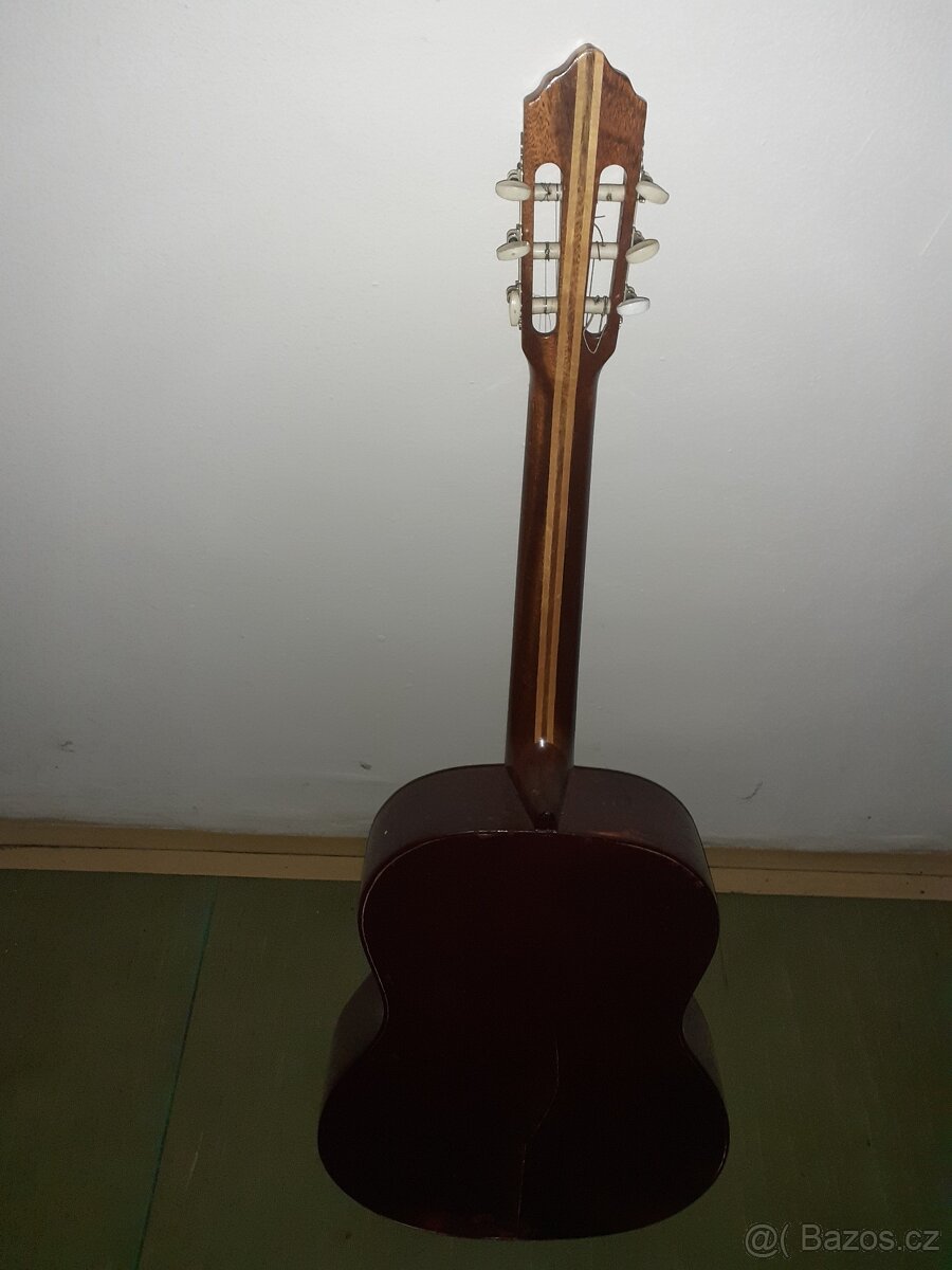 Kytara Max Fisher. - 5