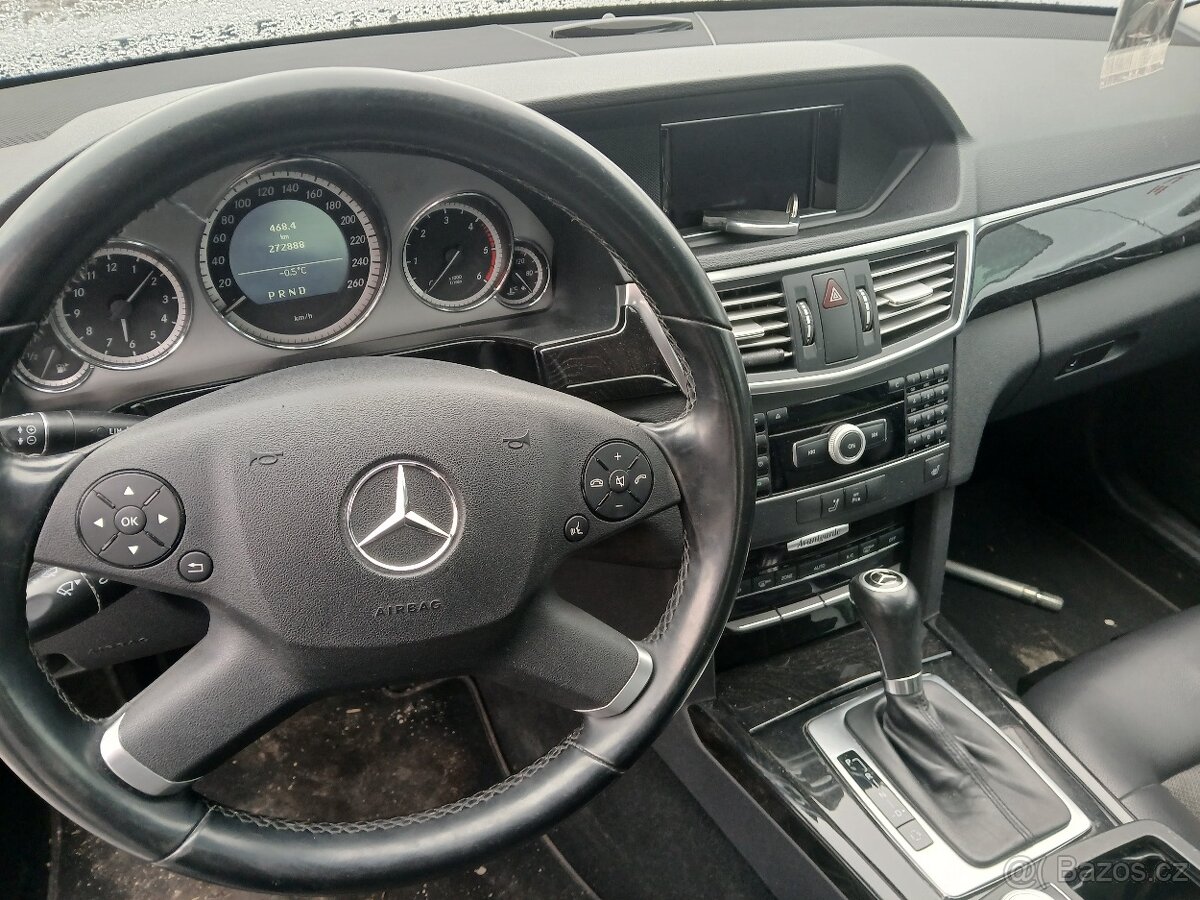 Mercedes Benz - 5