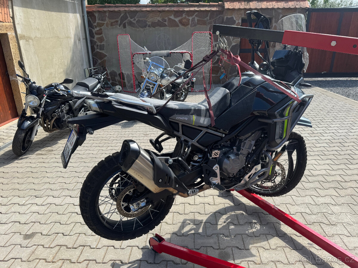 CFMOTO 450 MT