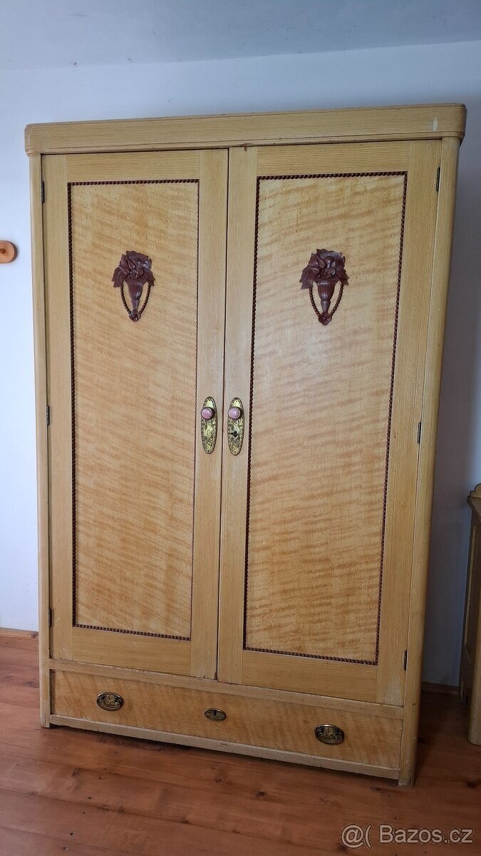 Starožitná ložnice komplet - 5