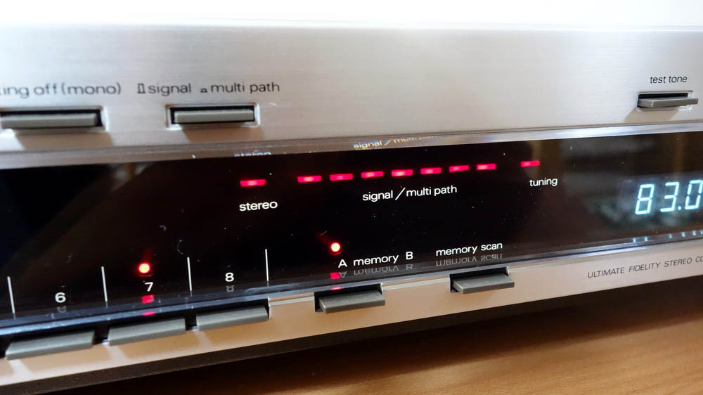 LUXMAN T-530, špičkový Hi-End tuner v top stavu + manuál - 5