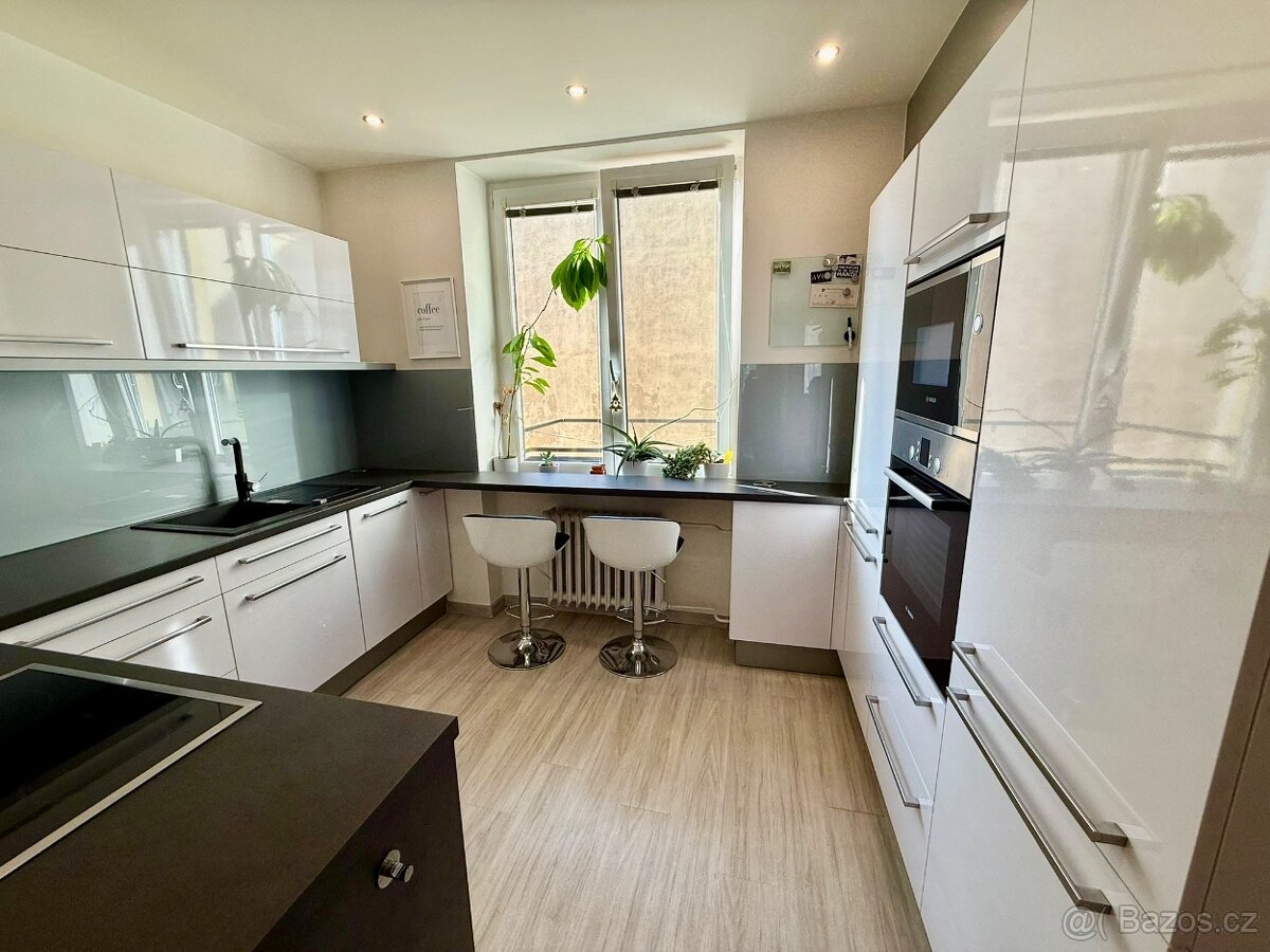 Vybavený byt 2+1 v centru města, ulice U koruny - 5