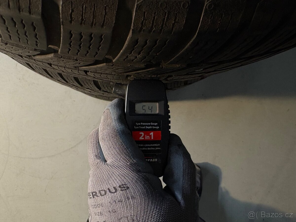 Zimní pneu Continental 215/55R17 - 5