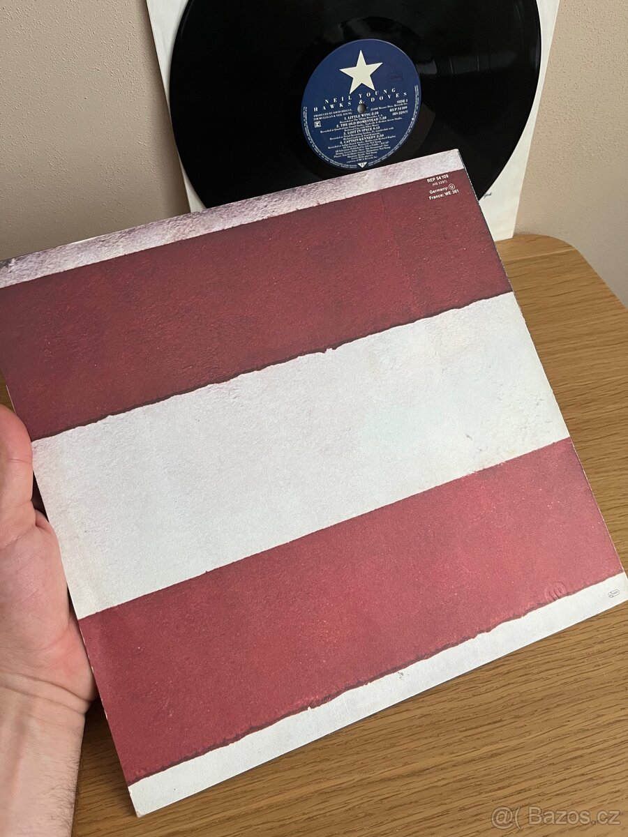 Neil Young – Hawks & Doves - 5