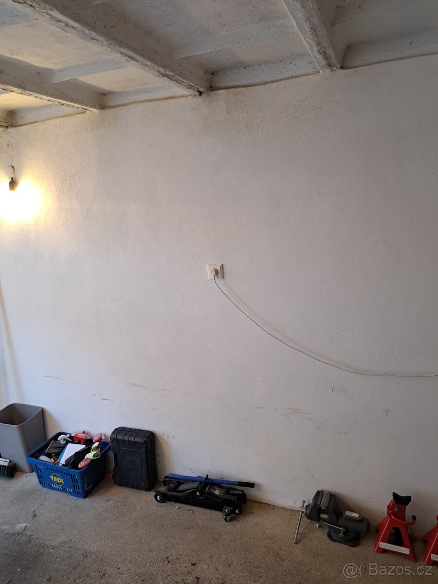 Pronájem garáže Zliv - 5