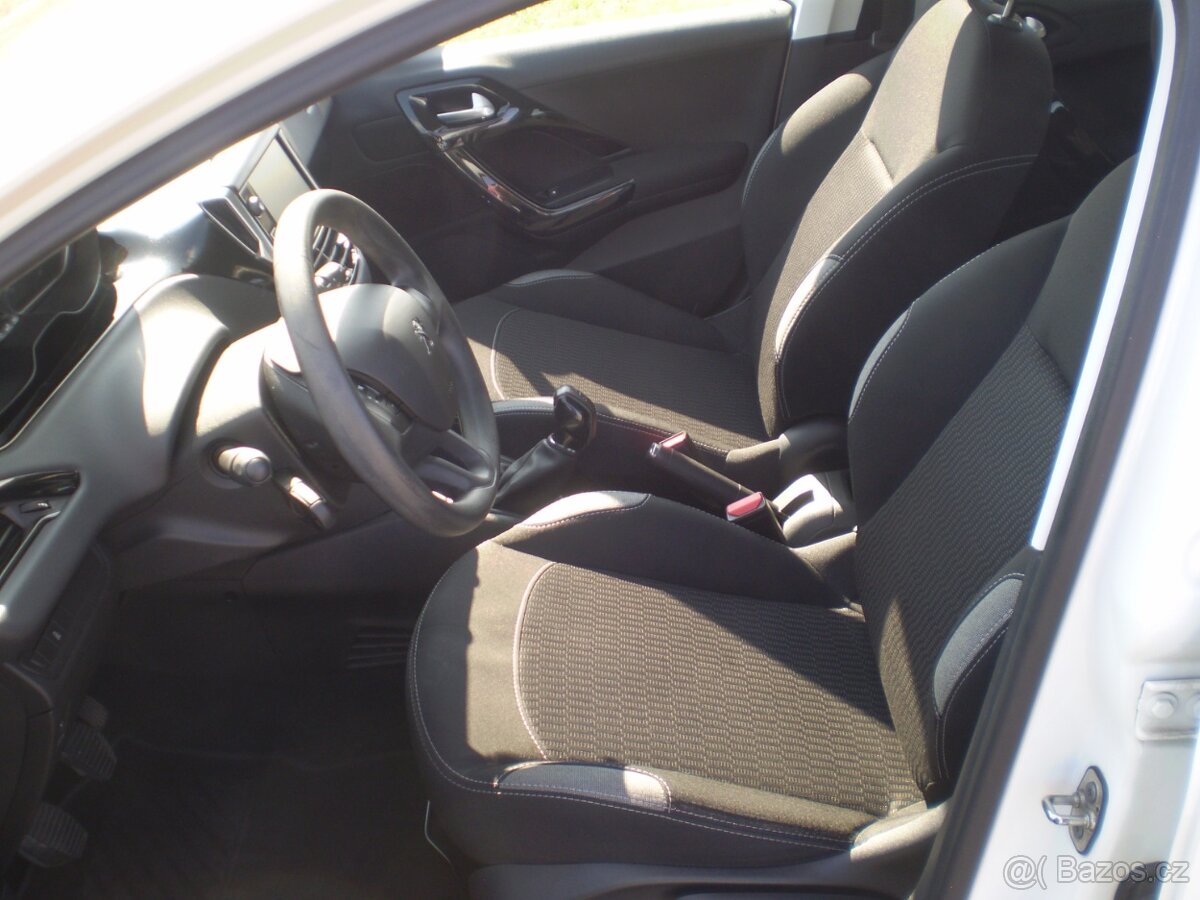 Peugeot 208 1,2 PureTech,klima - 5