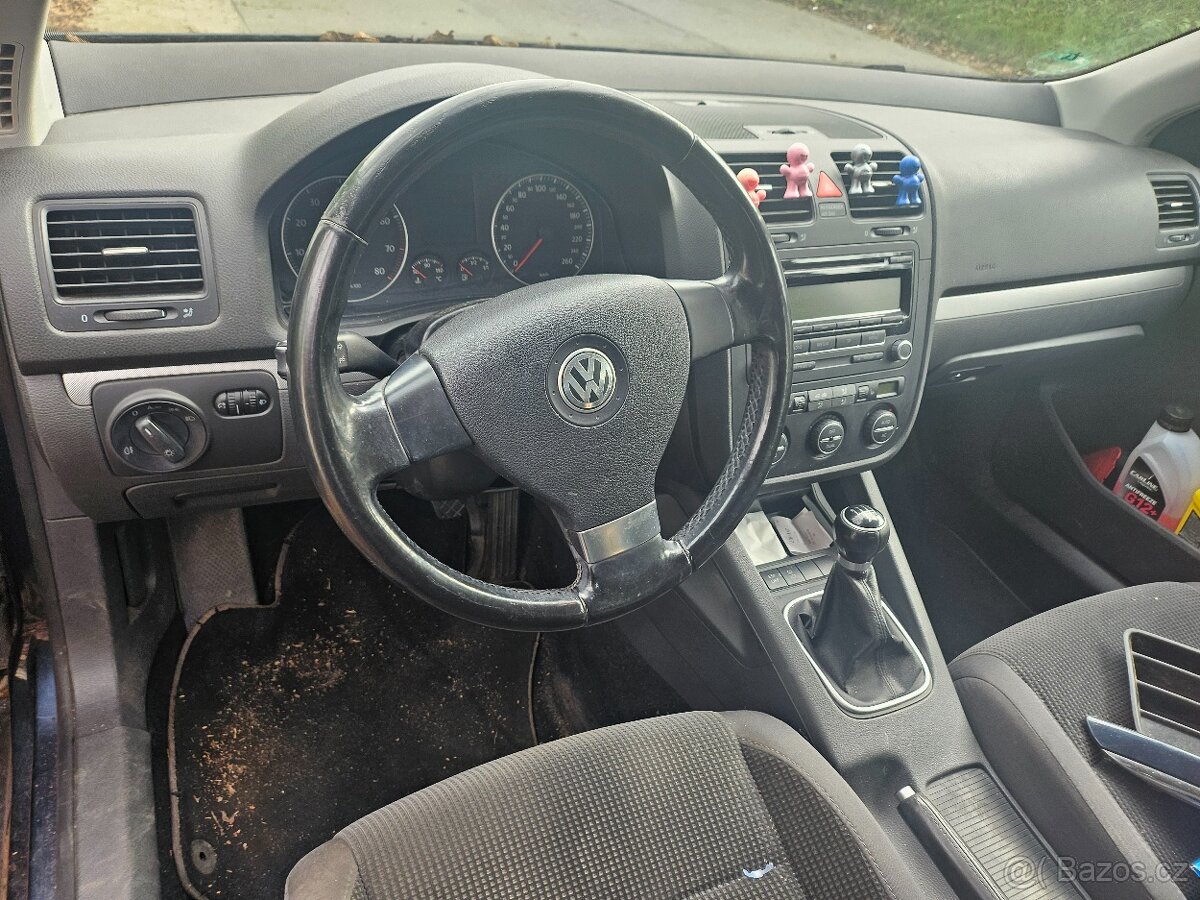 Prodám Volkswagen Golf 5 1,4 TSI - 5