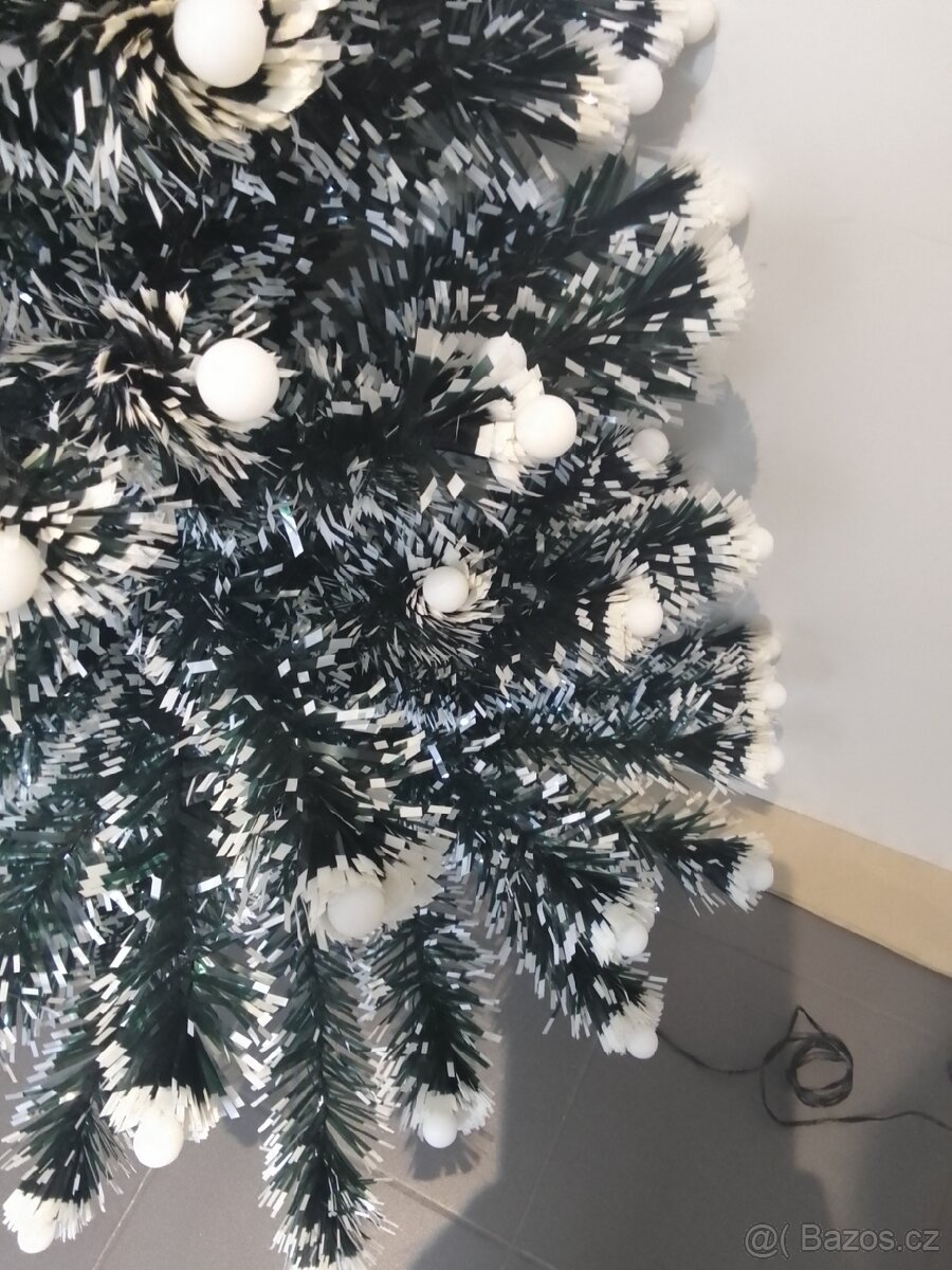Umělý vánoční stromek s osvětlením - 5