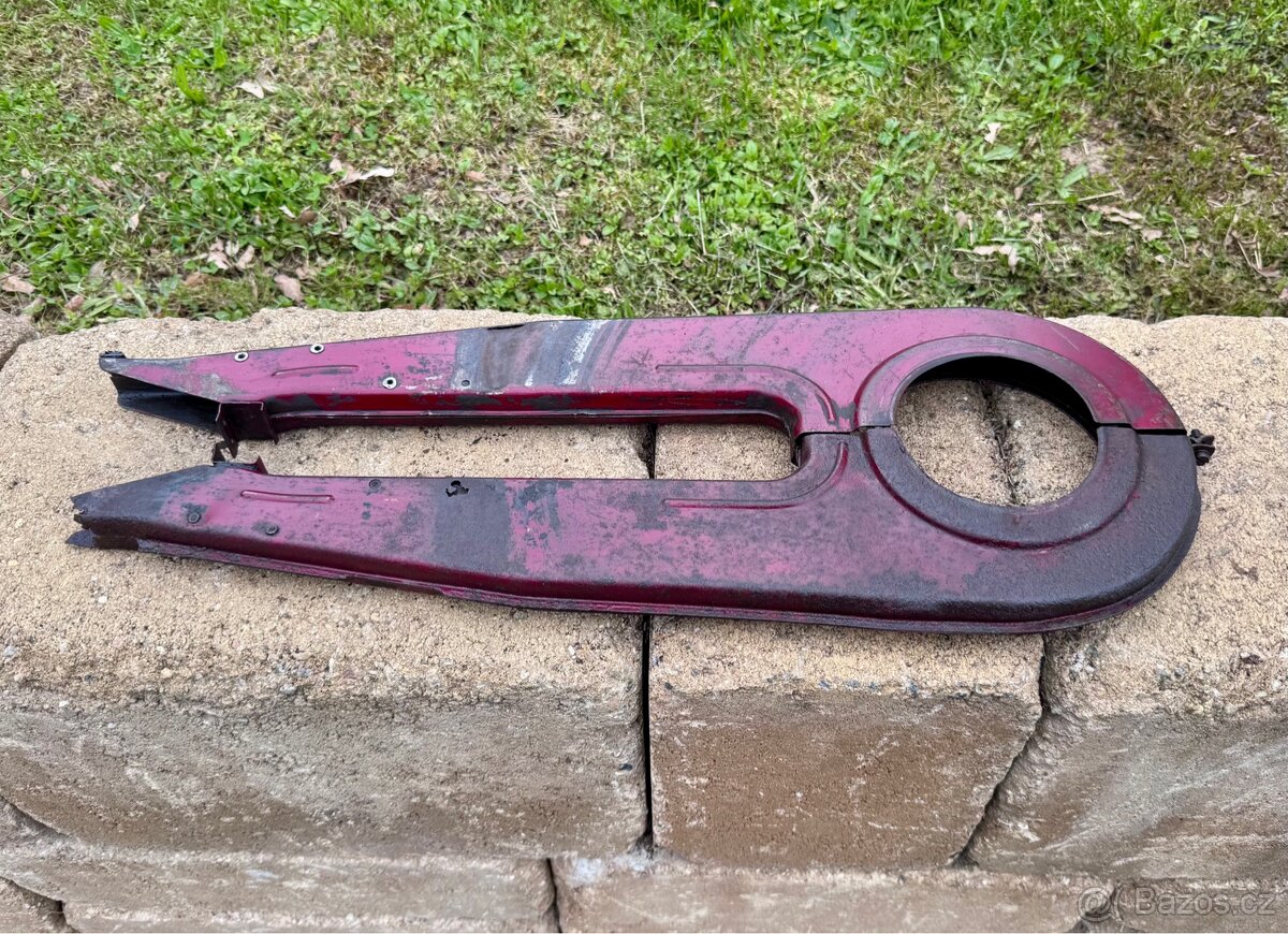 ČZ 125 175 250 - kryt řetězu - 5