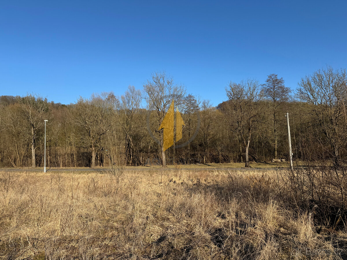 Prodej pozemku o CP 4486 m2 ke komerčním účelům v obci Stará - 5