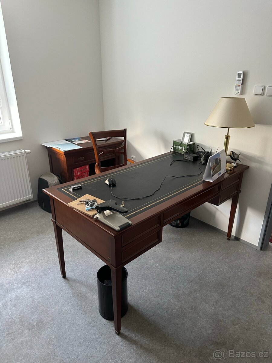 Nábytek ze zrušeného prezidentského apartmá z centra Prahy - 5