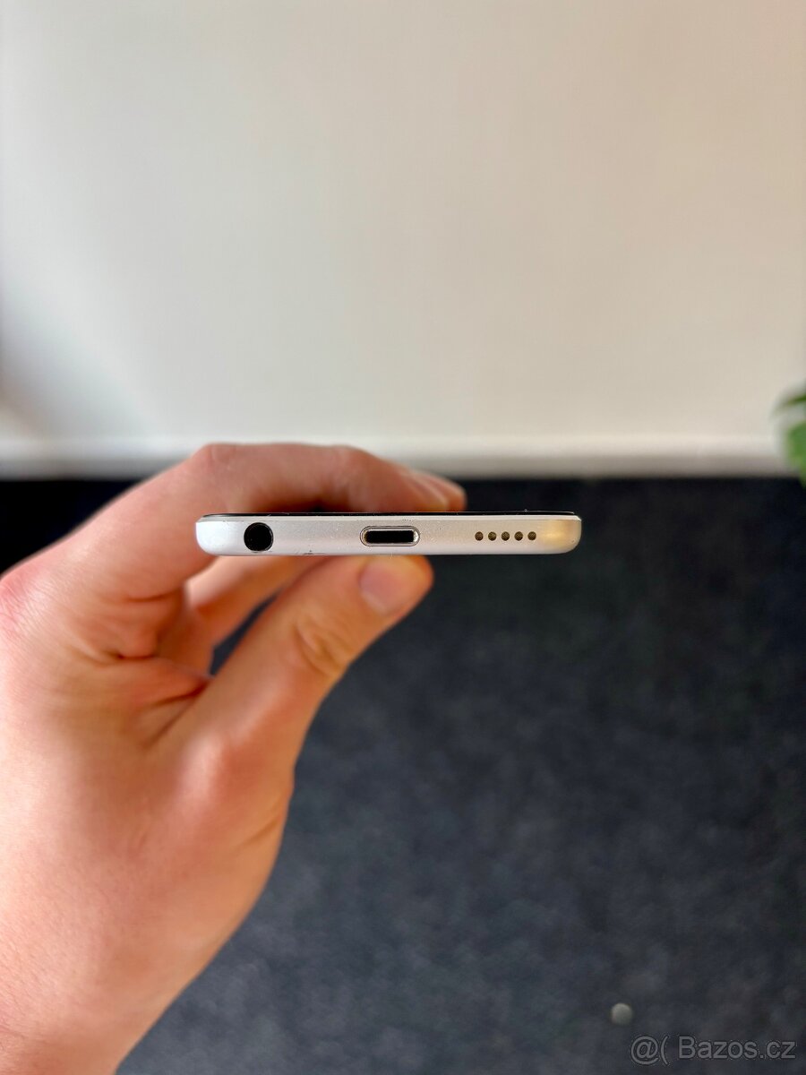 Apple iPod touch 5. generace - 5
