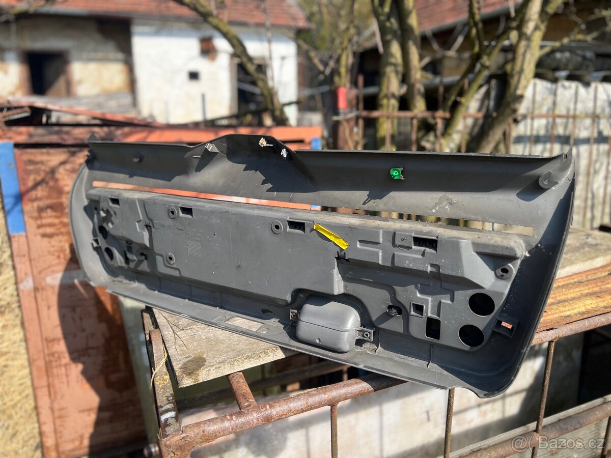 Výplň zadních výklopných dveří bmw e34 - 5