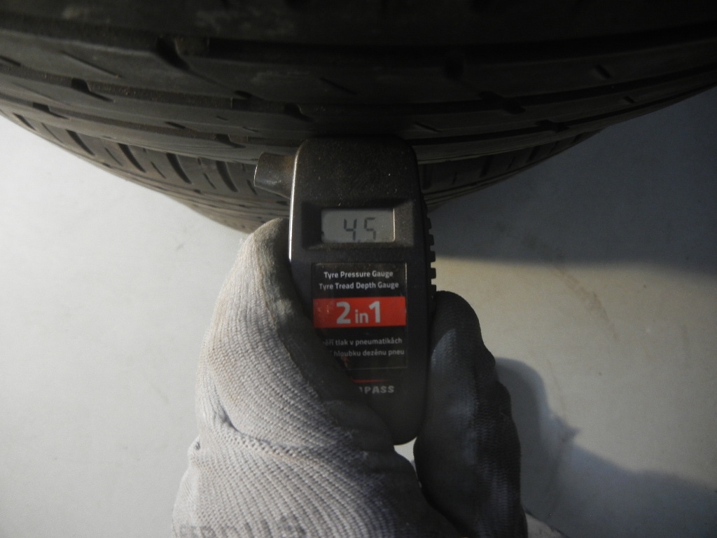 Letní pneu Hankook 235/50R19 - 5