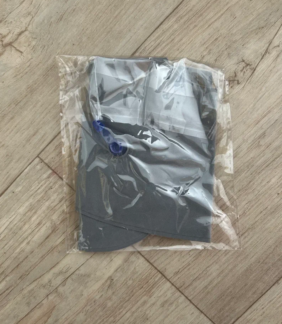 Nafukovací cestovní polštářek za krk - 5