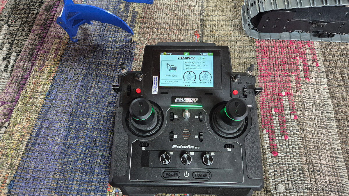 Hydraulicky RC bager - 5