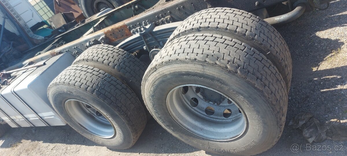 nákladní vůz Volvo 330 FM - 5