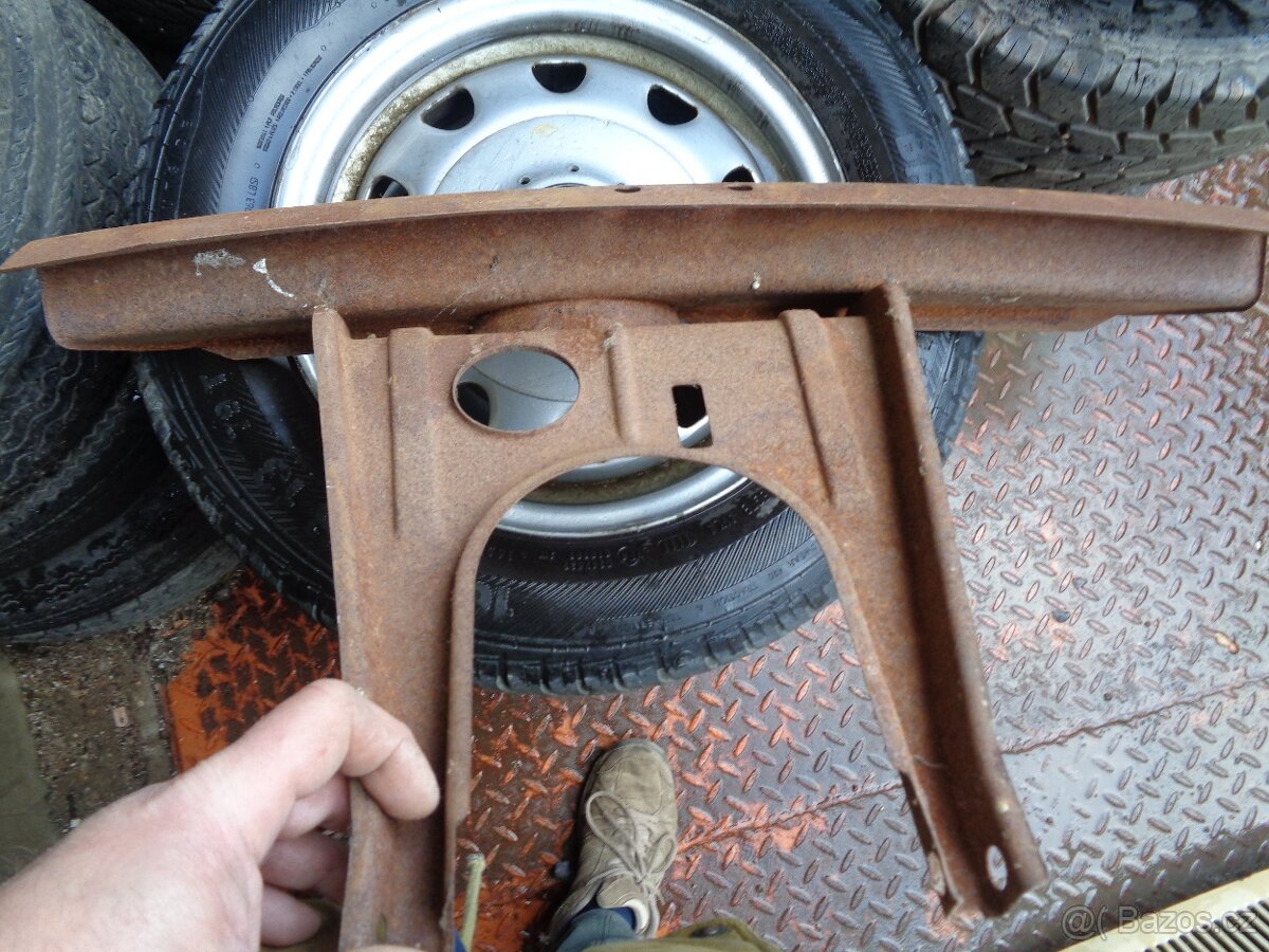 Škoda 105 120 Garde klapačka předniho čela rezervy nová - 5