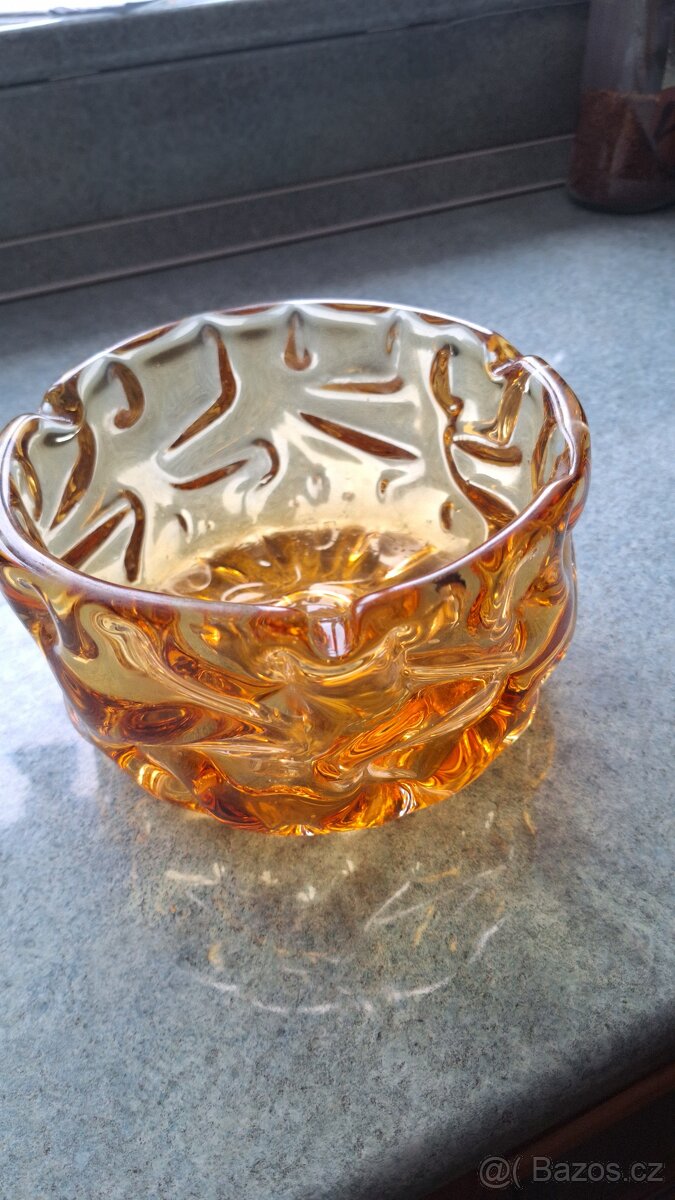 Popelník z hutního skla z období československa - 5