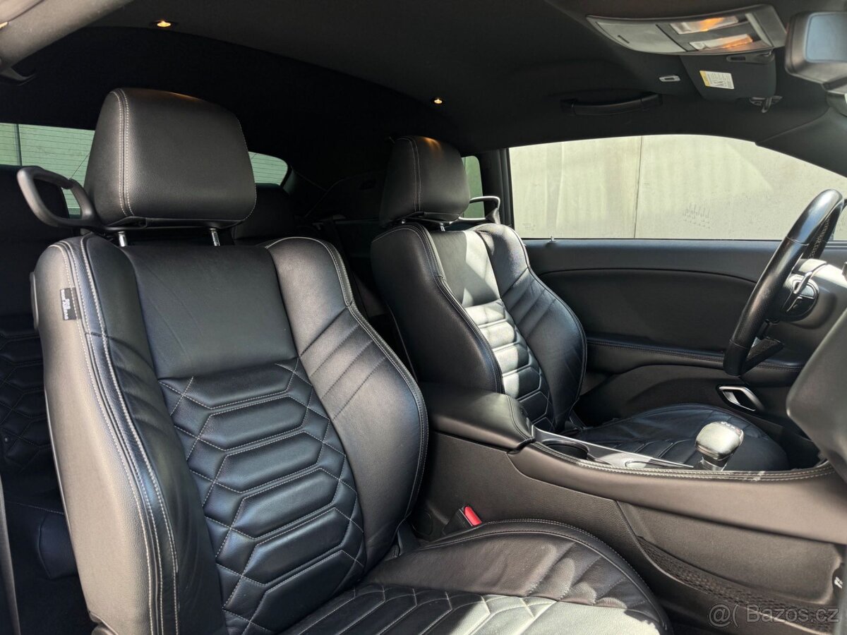 Dodge Challenger 5.7 HEMI V8 Shaker - 5