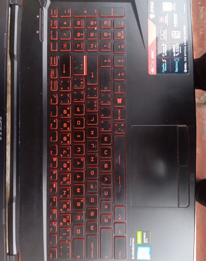 Herní notebooku MSI gl63 9rc - 5