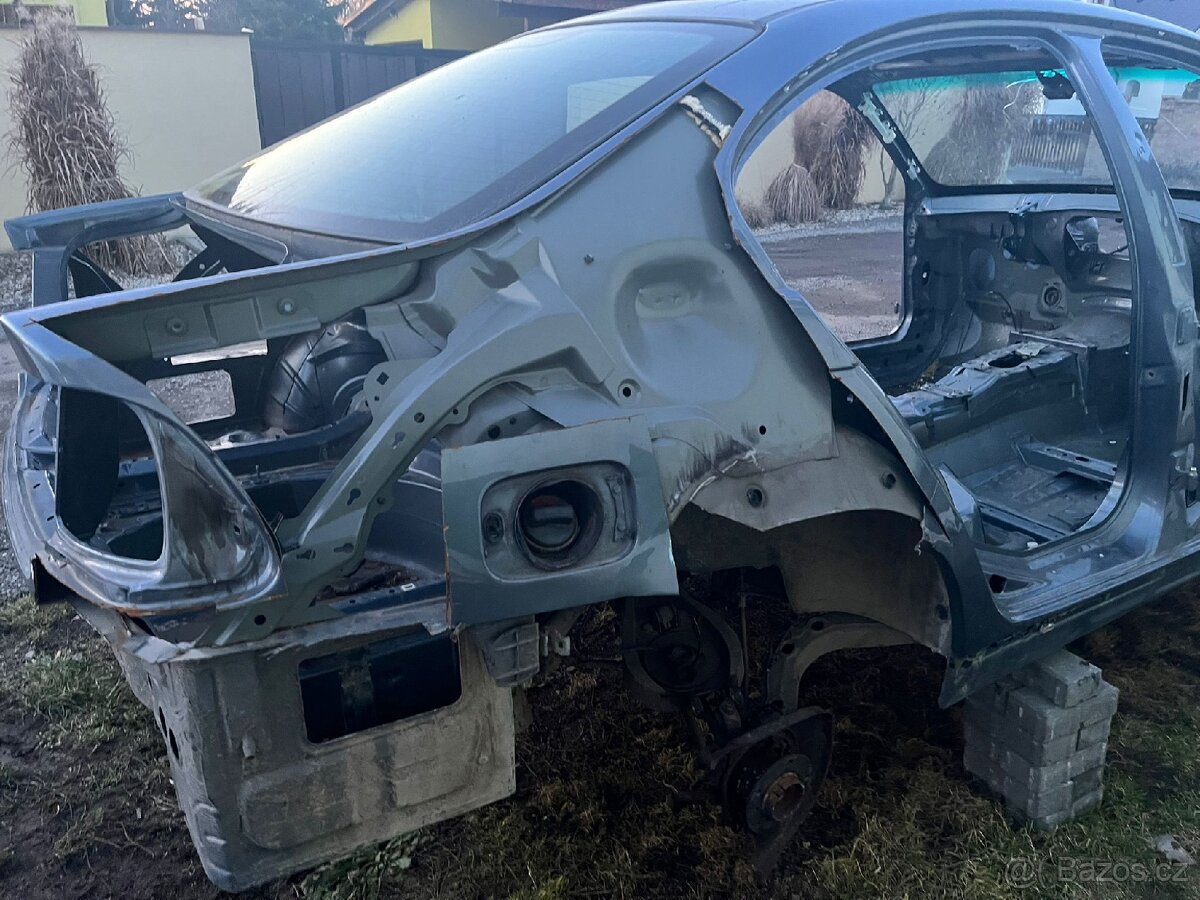 BMW E46 holá kastle - 5