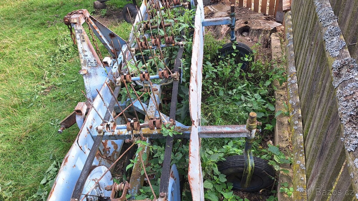 shrnovač sena TON 250 - 5