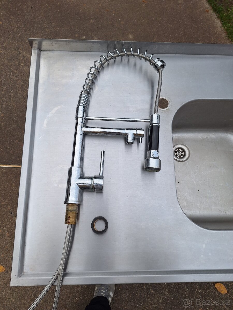 Nerezový stůl s dřezem - 5