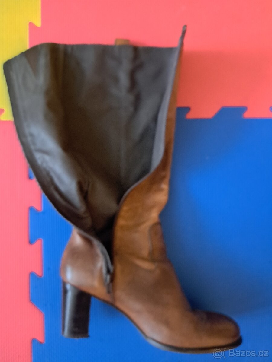 Dámské hnědé kozačky velikost 41 - 5