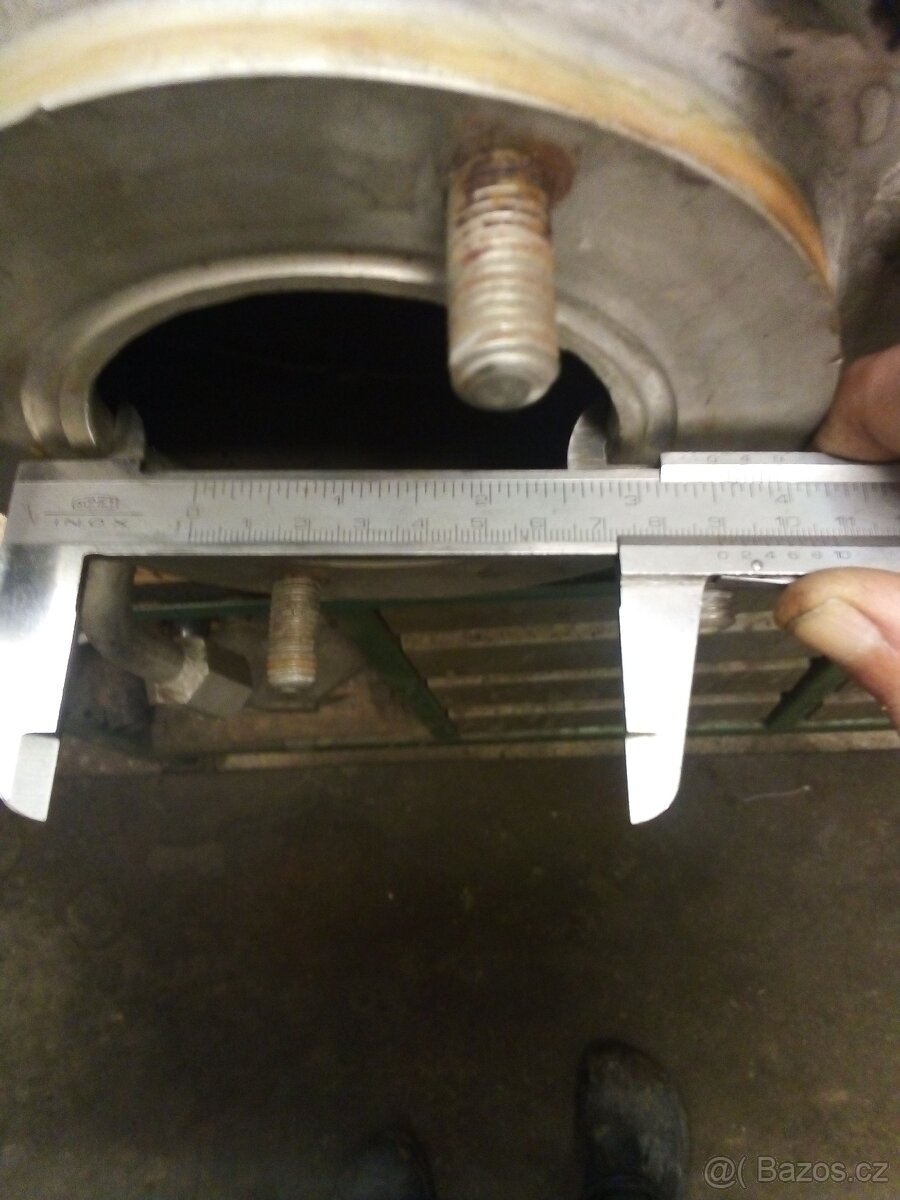 Nádrž nerez INOX 40 litrů hrdlo 4x závit M12 - 5