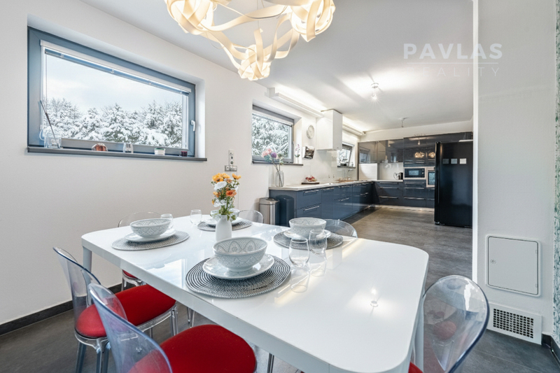 Rodinná rezidence v Novém Spolí – Luxus, prostor a wellness - 5