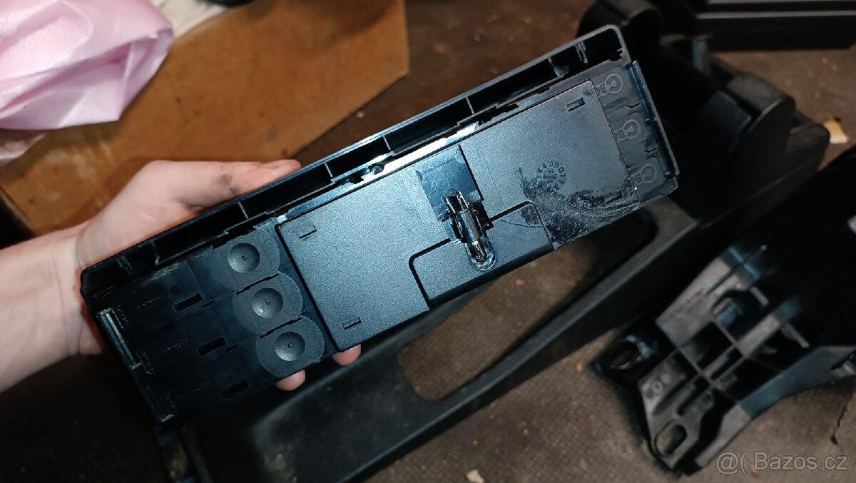Středový tunel s loketní opěrkou z bmw e36 sedan - 5