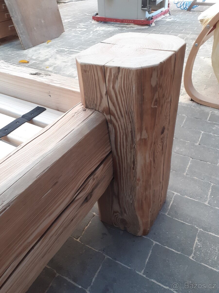 Postel masiv staré trámy - 5