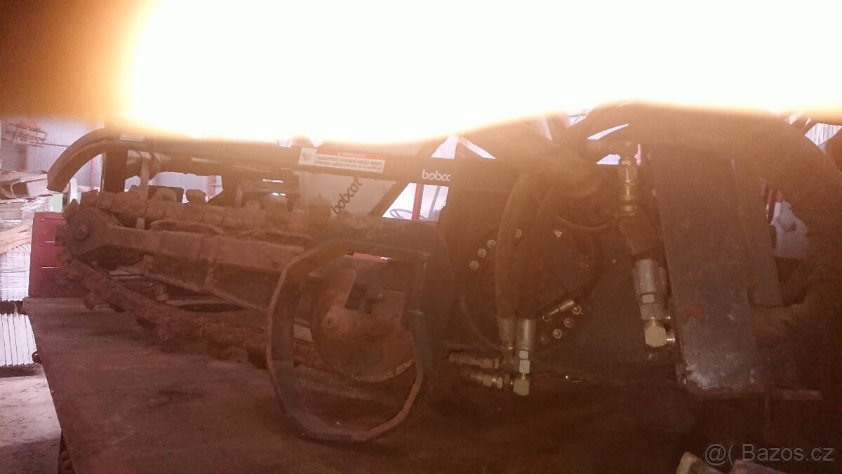 Bobcat 763H + příslušenství - 5