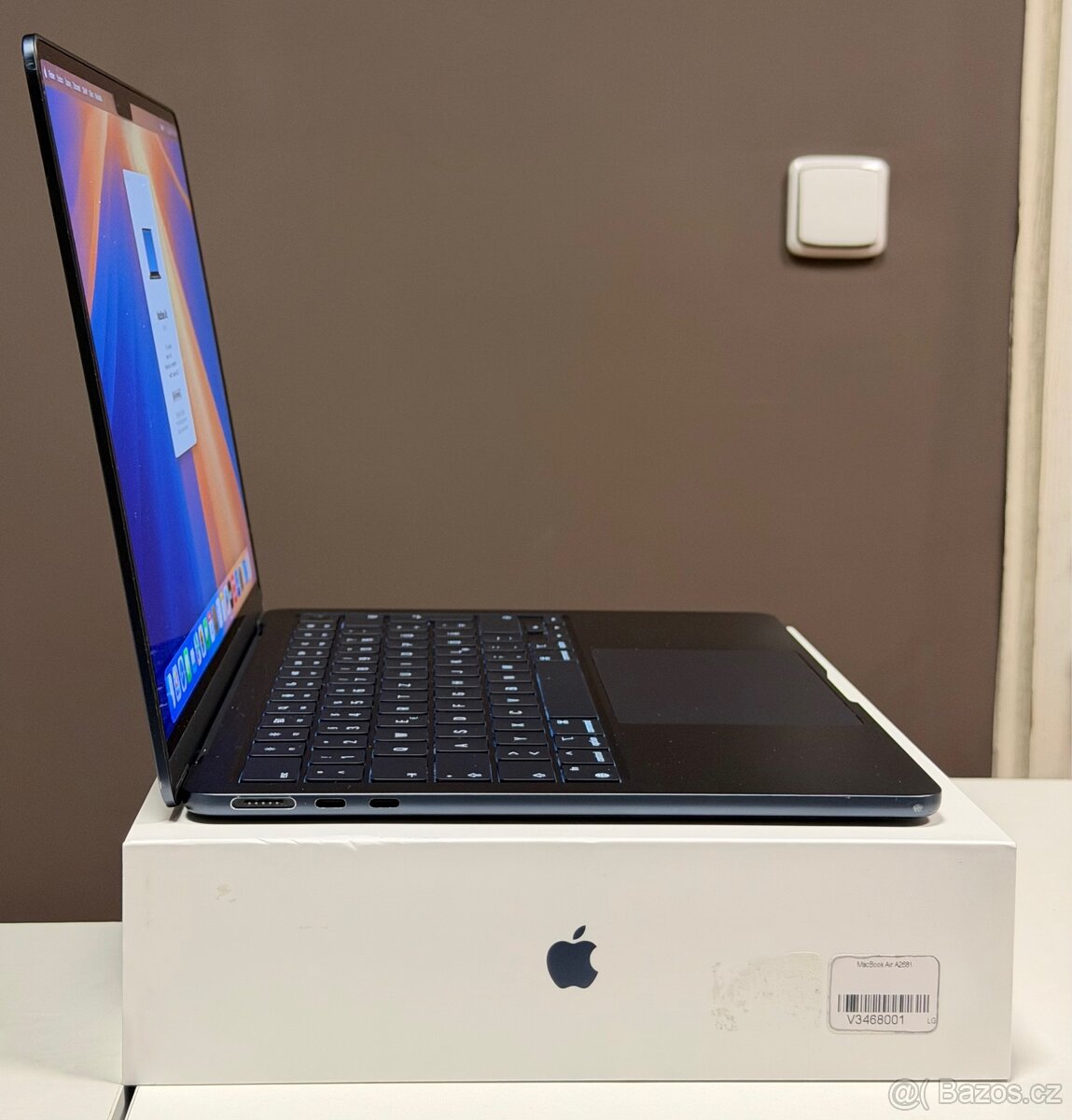 MacBook Air M2 2022 /8GB RAM/M2/256GB SSD/ Záruka - 5