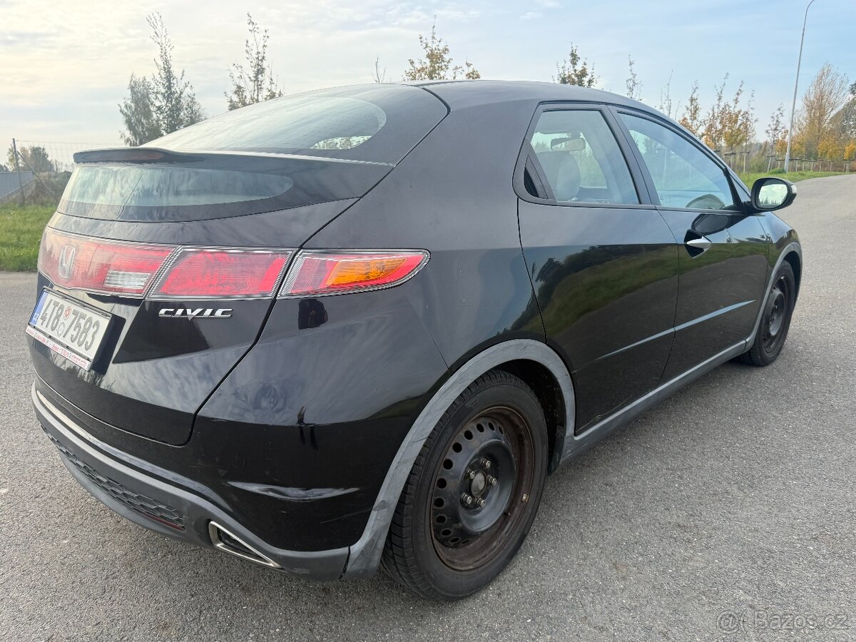 Honda Civic 1,8 VTEC 1.majitel najeto 107000 km - 5